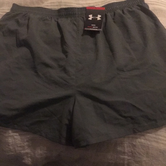 Men’s Under armour Heat gear running shorts XXL